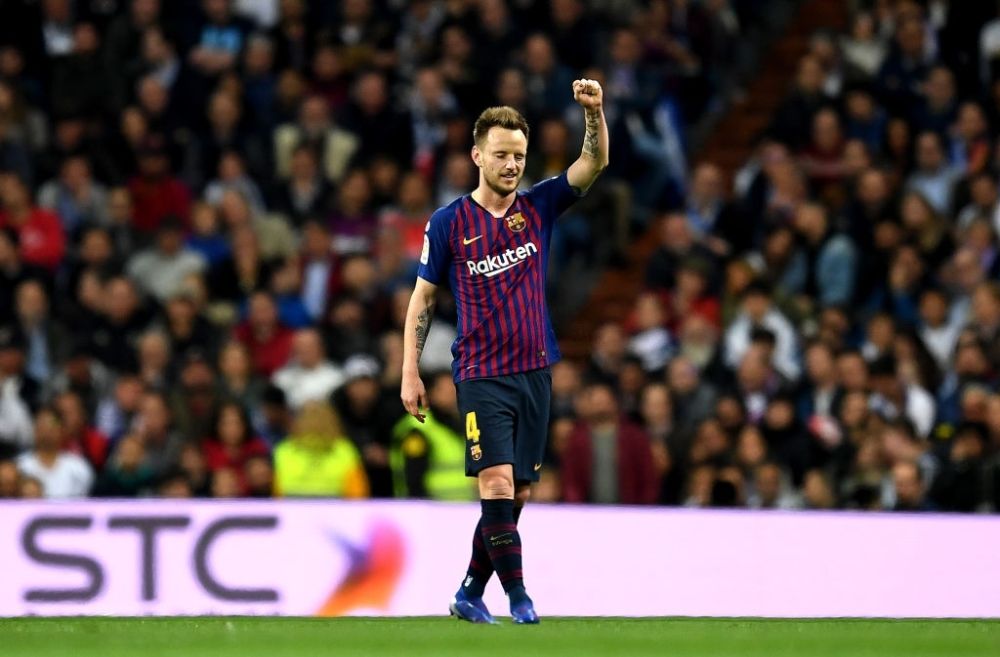 Ivan Rakitic joins Sevilla