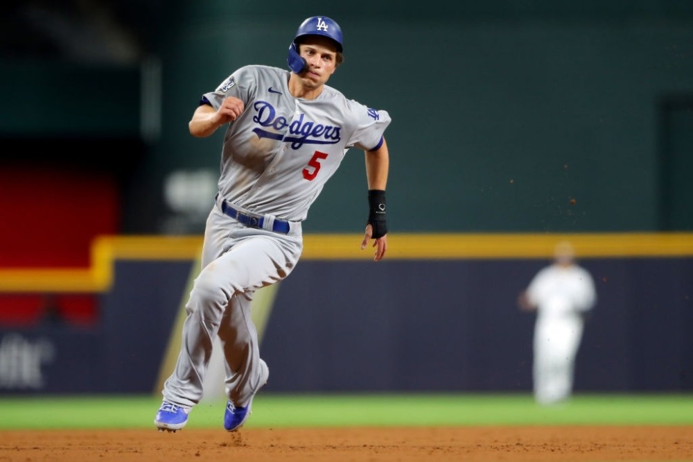 Corey Seager's first Gold Glove