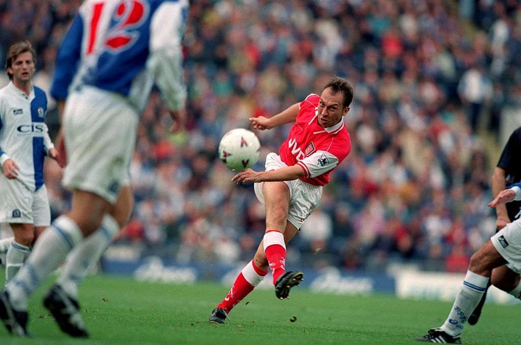 Top 10 unforgettable Arsenal wins: 12 October 1996 - Premiership - Blackburn Rovers v Arsenal - David Platt of Arsenal has a shot at goal. (Photo by Mark Leech/Getty Images)