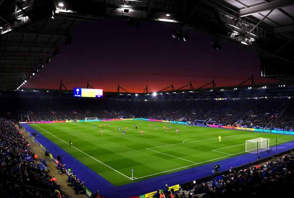 General view inside the stadium as the sun sets during the Premier League match between Leicester City and Everton FC at The King Power Stadium on December 01, 2019 in Leicester, United Kingdom. (Photo by Laurence Griffiths/Getty Images)
