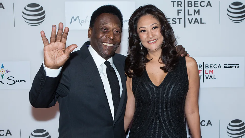 Pele with his wife Marcia Aoki