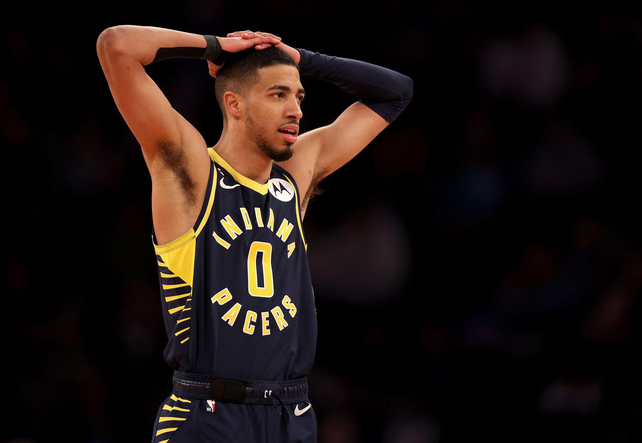 Pacers' PG Tyrese Haliburton limp to locker room after scary injury ...
