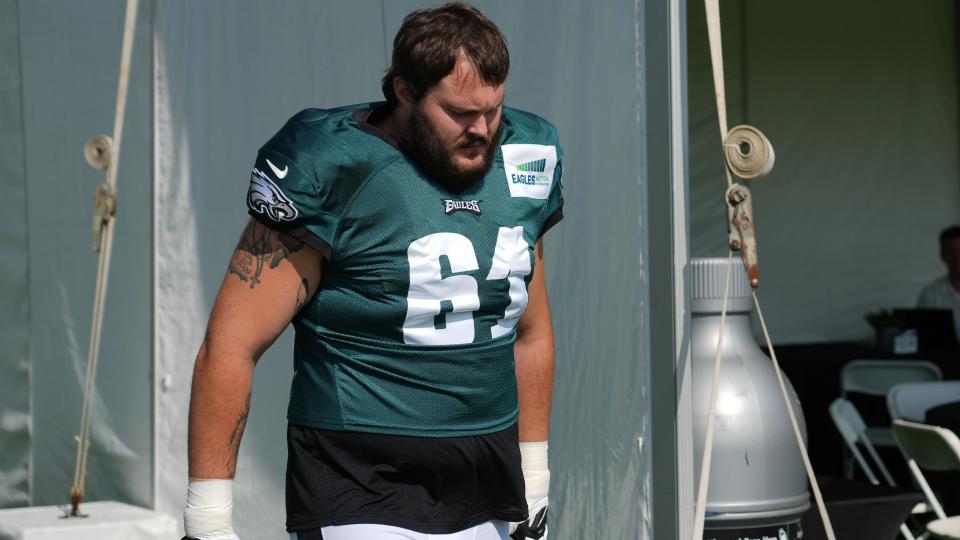 Eagles OL Josh Sills