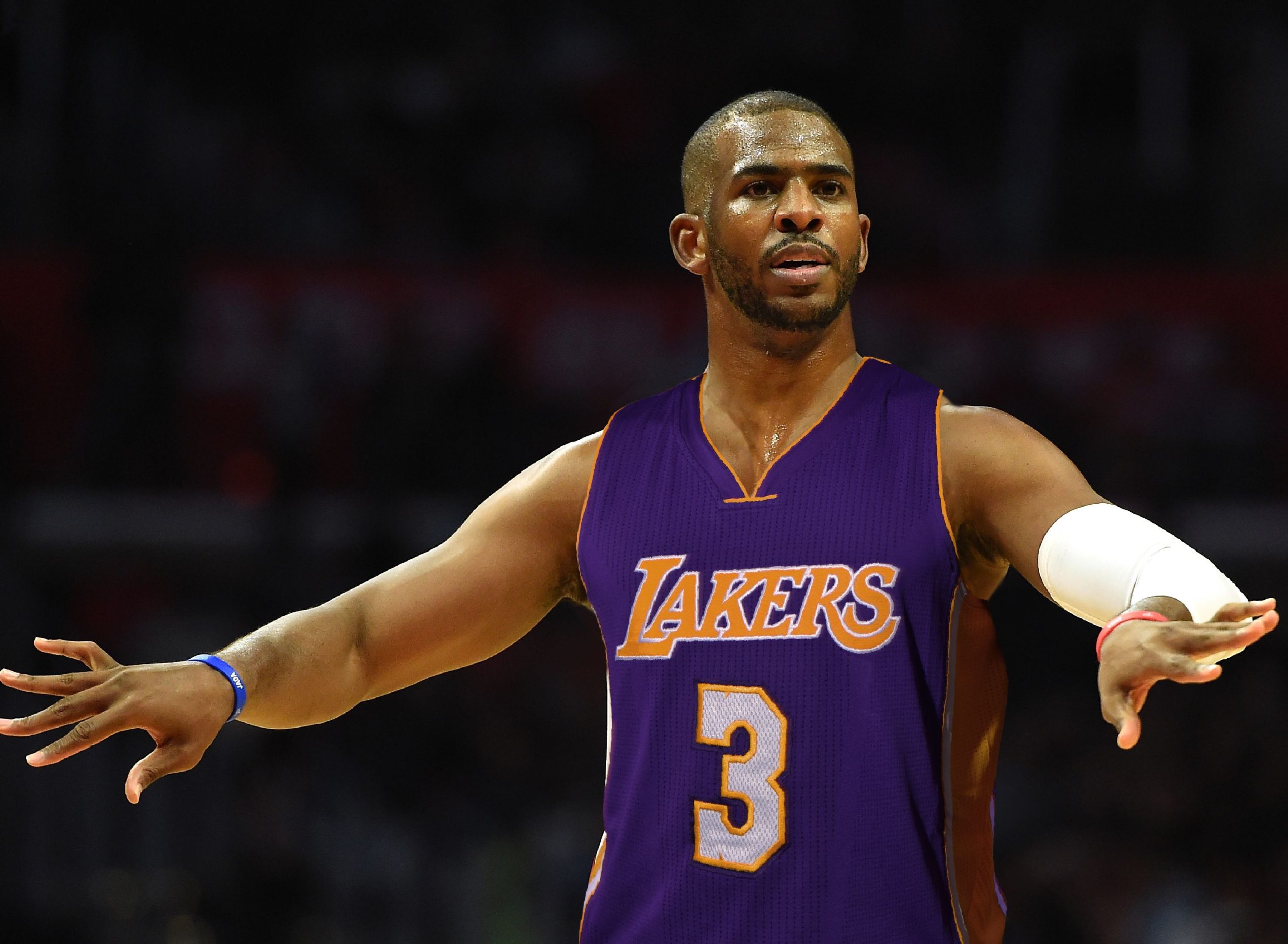 Lakers to offer Chris Paul veteran minimum, disclosing the minimum