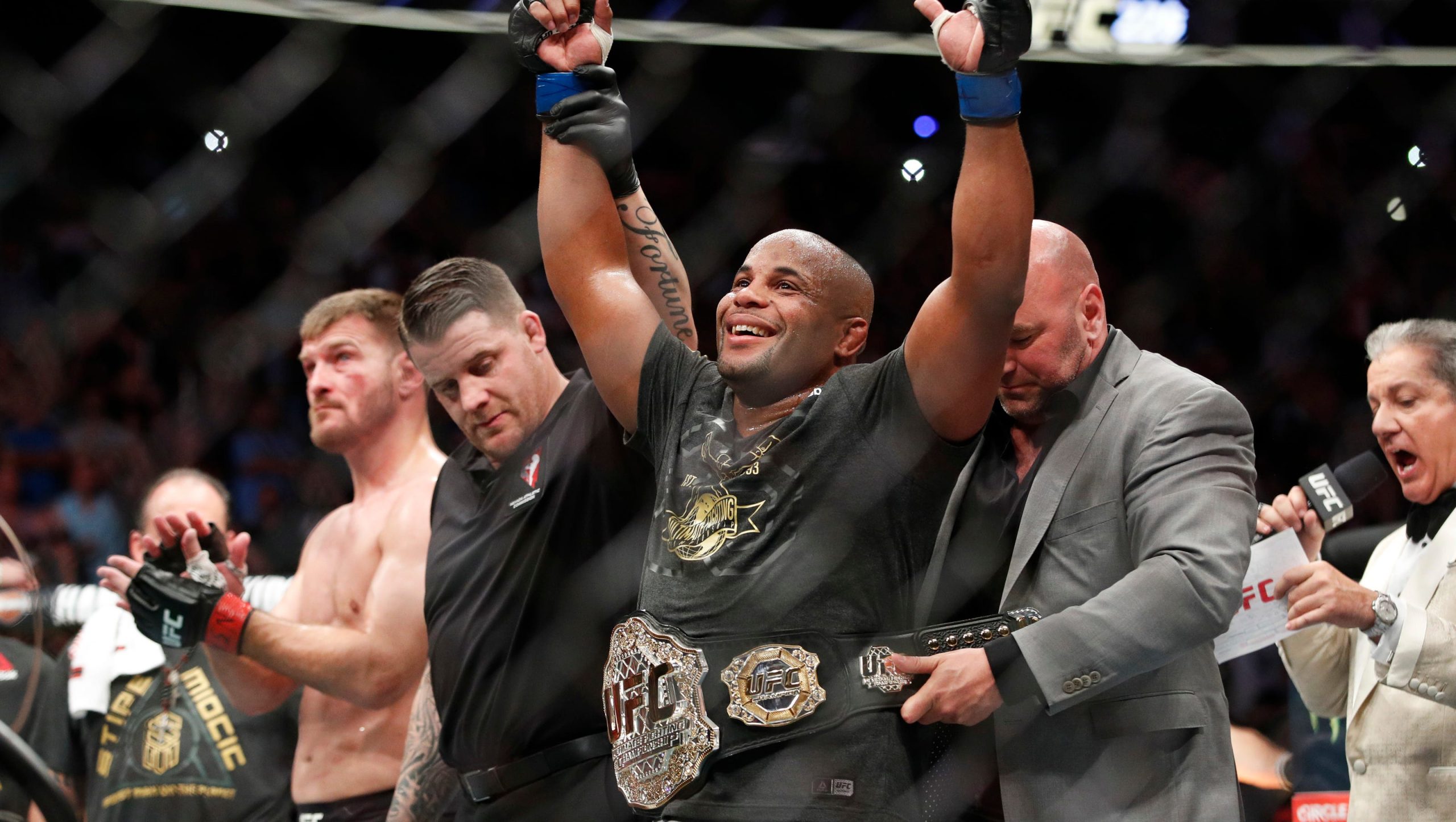 Daniel Cormier wins belt