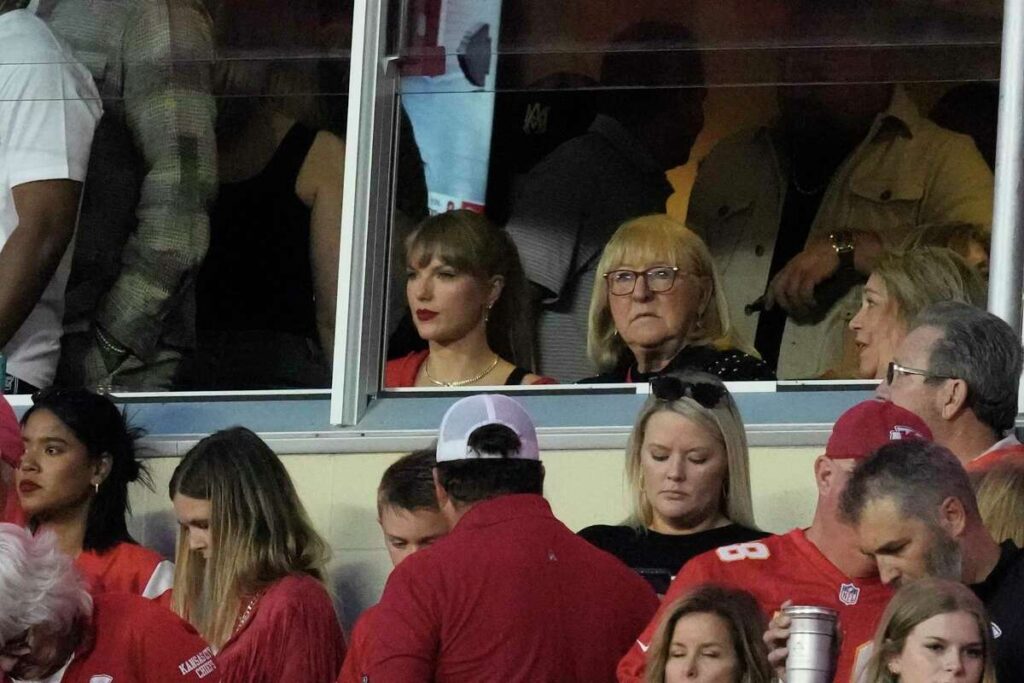 Taylor Swift and Donna Kelce