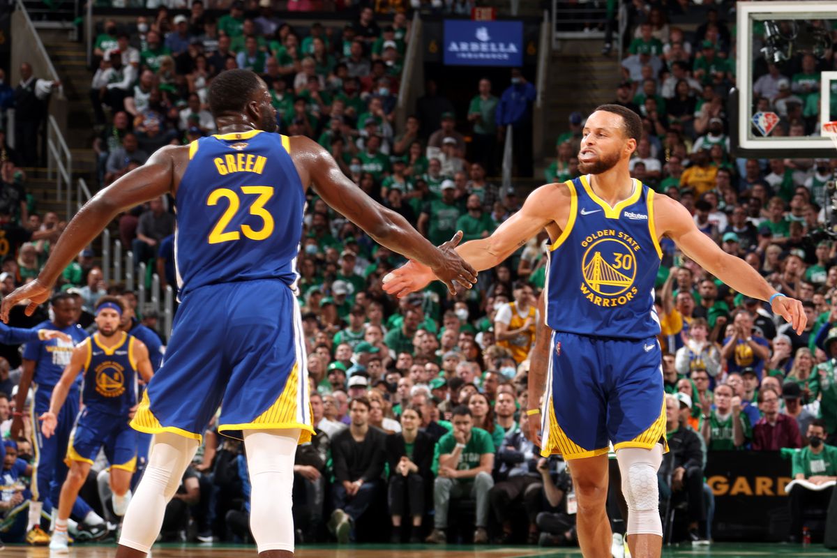 Draymond Green and Stephen Curry
