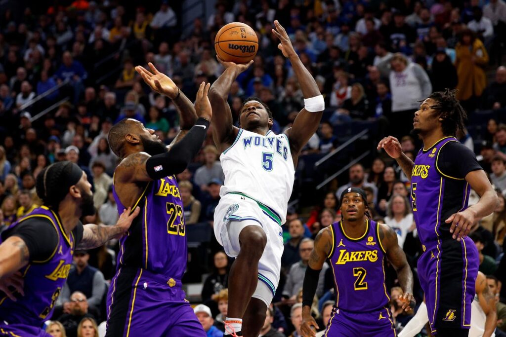 The Timberwolves beat the Los Angeles Lakers