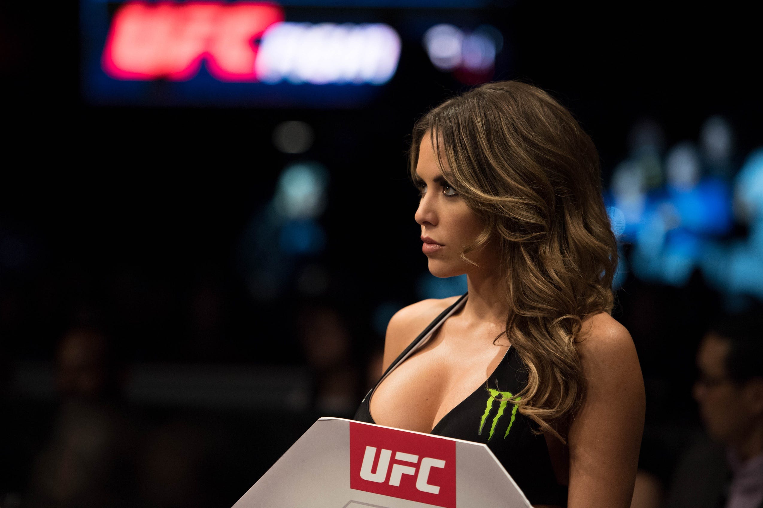 UFC ring girl Brittney Palmer retires from being ring girl