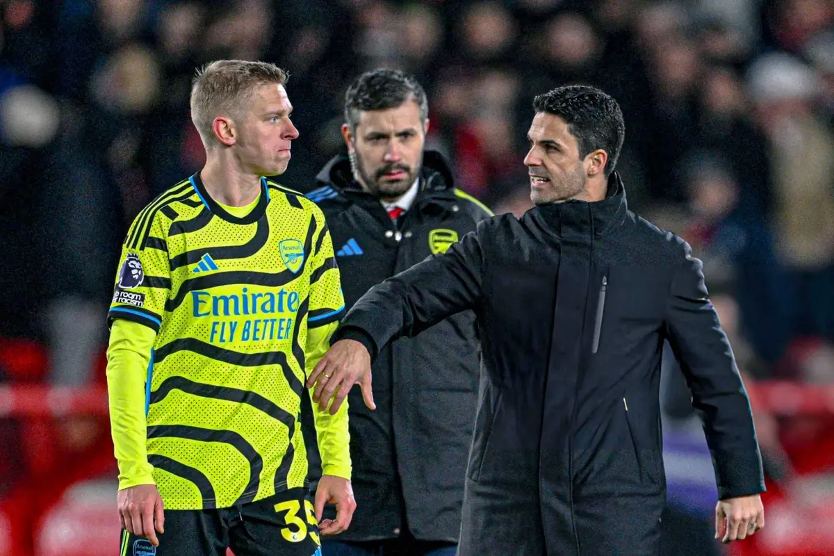 Arteta talking to Zinchenko