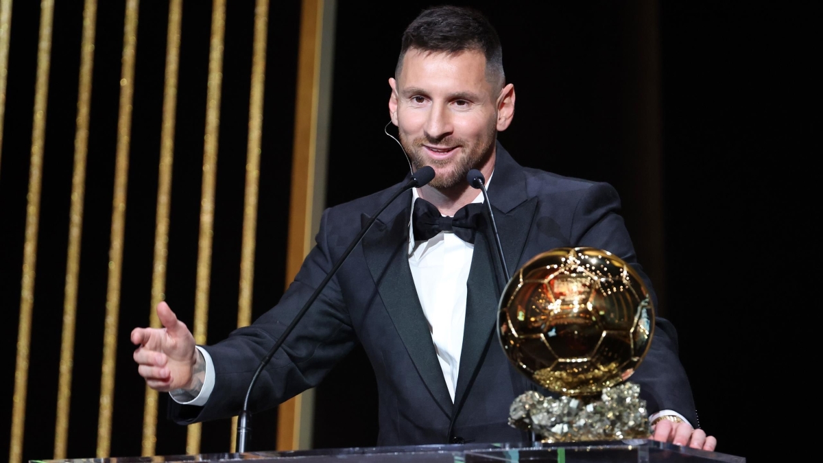 Why did Lionel Messi donate his 8th Ballon d’Or to FC Barcelona museum?