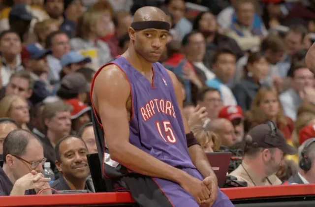When are the Raptors planning to retire Vince Carter's jersey?