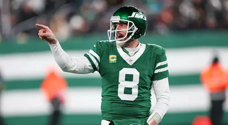Aaron Rodgers Has Only Two Choices Left Amid Retirement Rumors